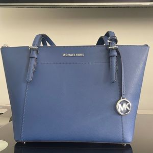 Micheal Kors hand bag